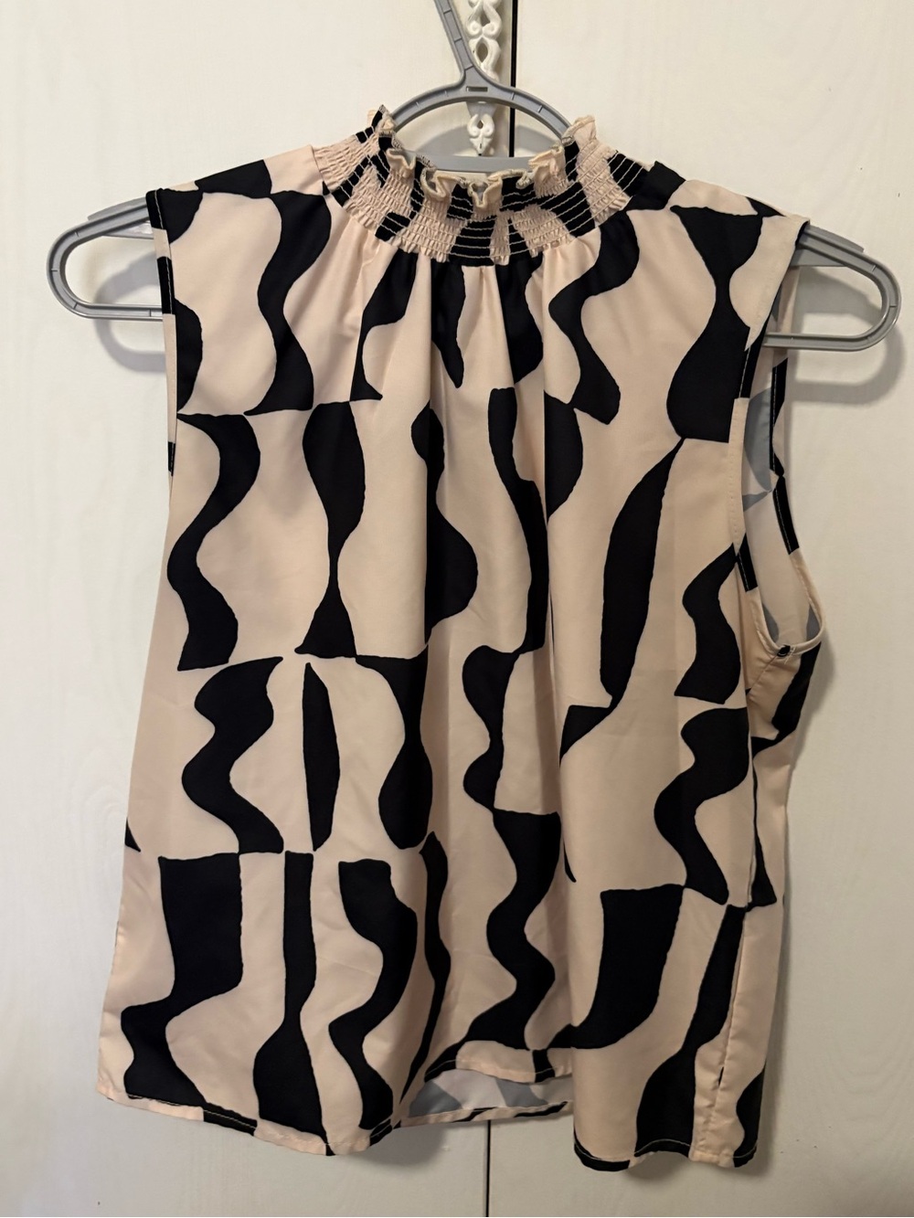 SHEIN Women's Sleeveless Ruffle Mock Neck Top Size M